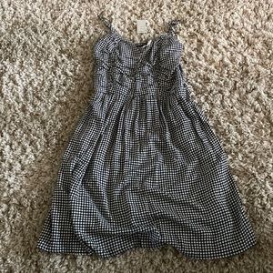 Brand new checkered pattern flowey dress